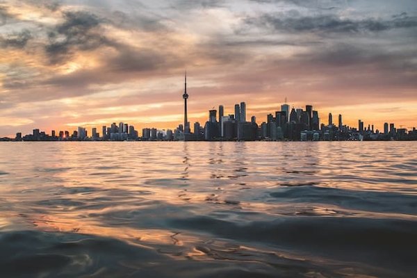 Visiter Toronto : Guide des lieux incontournables et attractions phares de la métropole canadienne